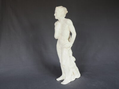 Jeune homme au manteau